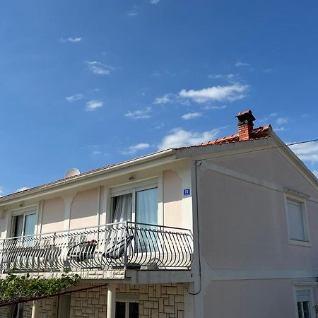 Apartments Tino & Leon Sukosan Exterior photo